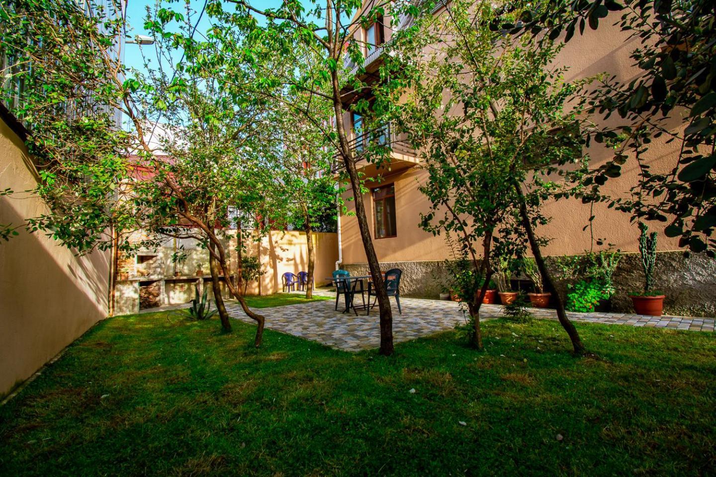 Nana'S Guesthouse Batumi Exteriör bild